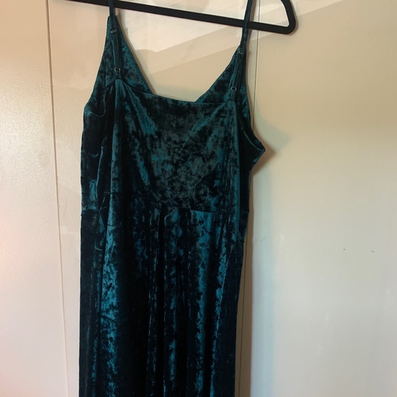 Emerald Green Crushed Velvet Minidress XXL - Picture 5 of 7